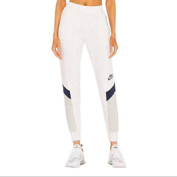 Nike womens heritage joggers - Picture 3 of 4